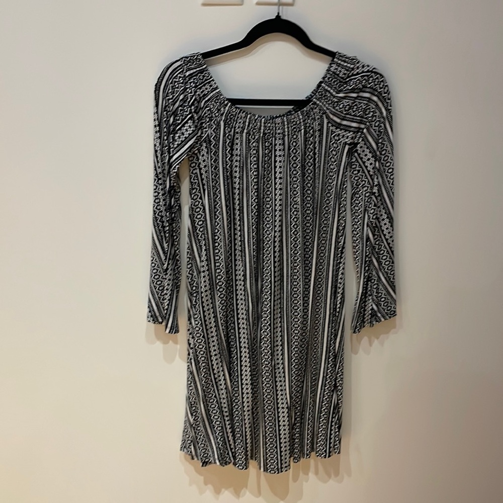 Black and white flowy dress
